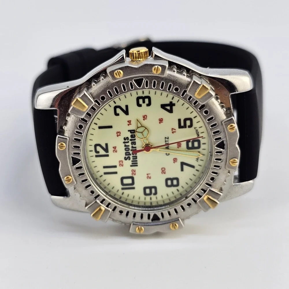 Sports Illustrated Men's Watch 38MM Yellow Dial NEW Black Plastic Bands Battery